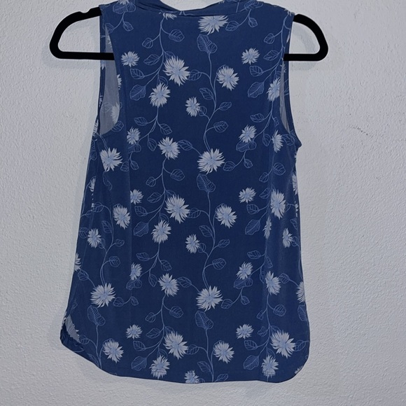 41 Hawthorn XSP blue and white floral sleeveless top. NWT - Picture 4 of 4